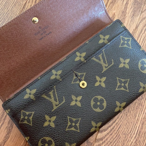 Louis Vuitton Wallet - Picture 5 of 6